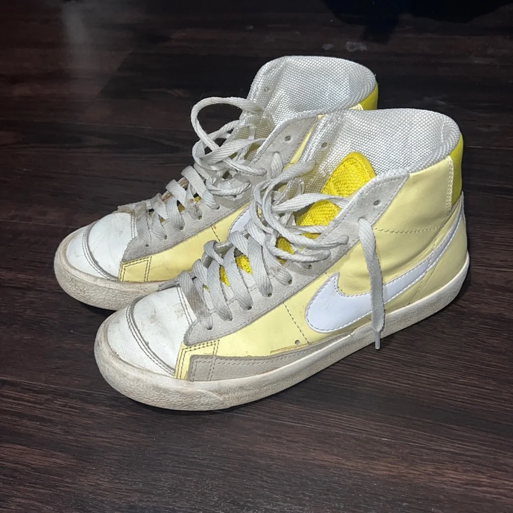 Yellow Nike Blazers - Picture 1 of 2